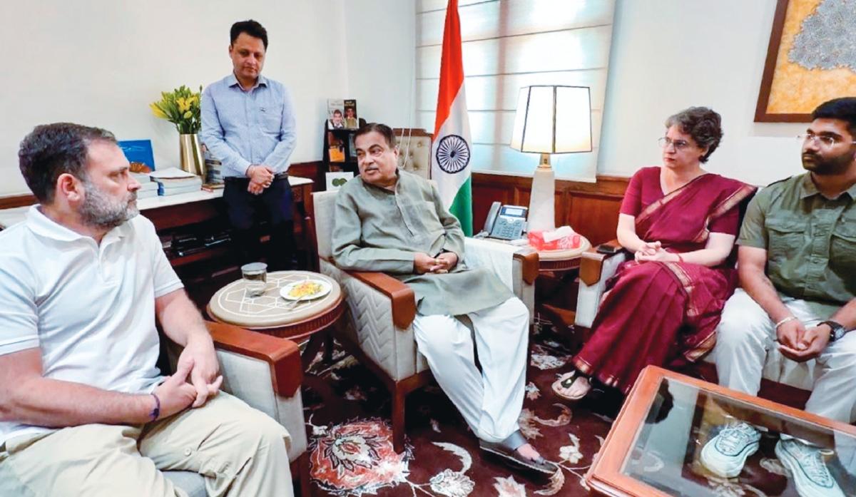 Rahul-and-Priyanka-Gandhi-Meets-Nitin-Gadkari